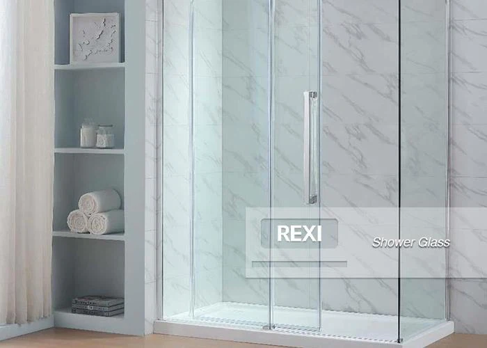 ฝักบัวอาบน้ำบานกระจกใส