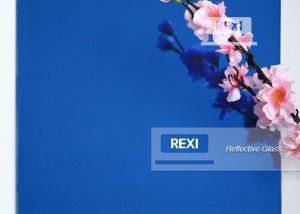 กระจกสะท้อนแสงสีน้ำเงินเข้ม